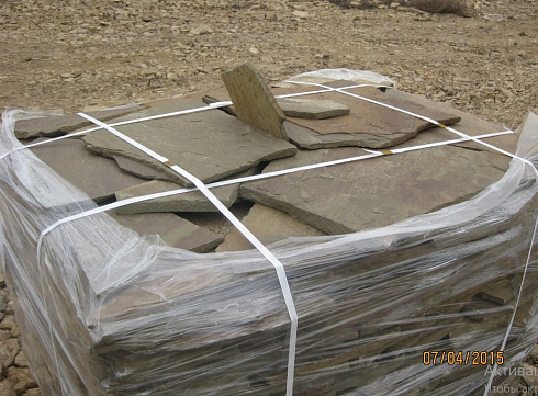 Kamenclub.ru: Песчаник пластушка серо-зеленый (1,5 см)  купить в Таганроге плитняк - пластушка серо-зеленый, серый, зеленый пластушка рваная ландшафтная колотая 10200 руб/м3   фото КАМЕНЬ КЛУБ